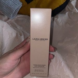 BNWT and unopened Laura mercier tinted moisturizer